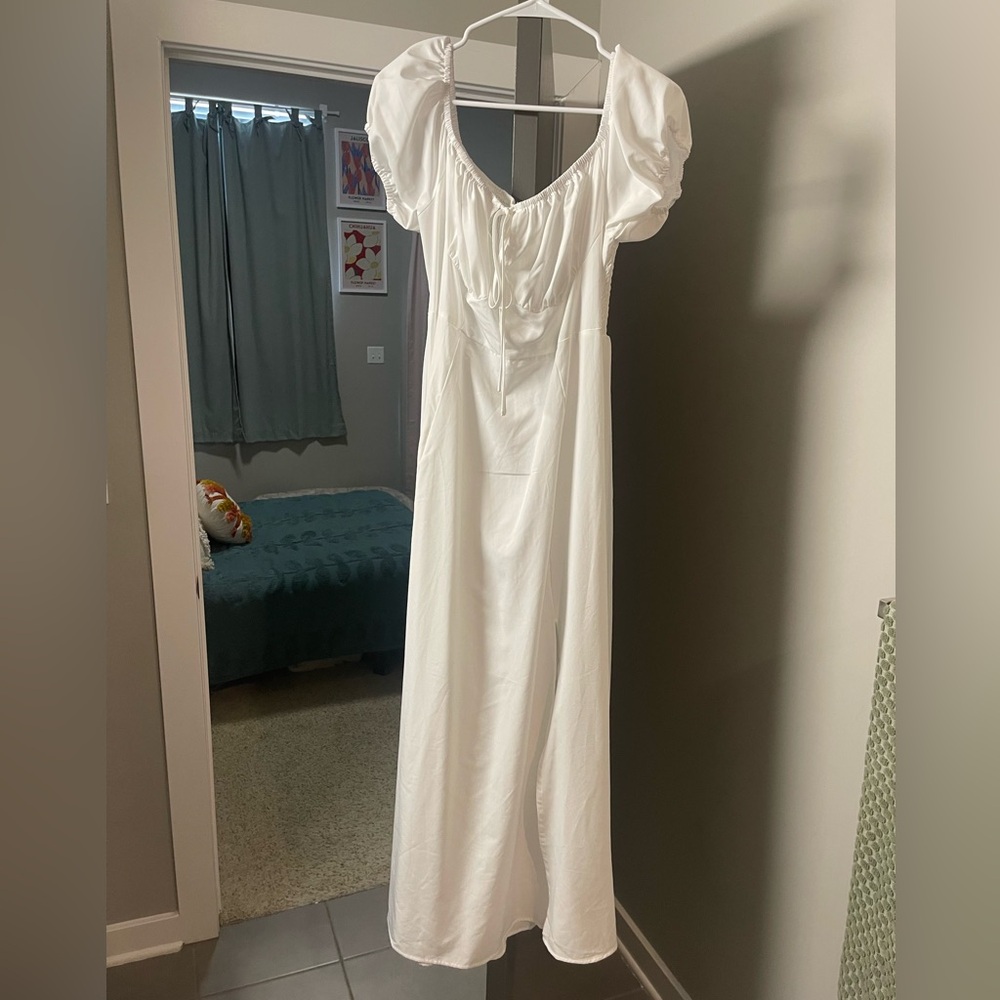 Light weight white maxi dress - Picture 3 of 3